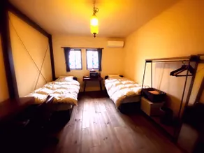 Entire Elbe Annex Building 2 Bedrooms + Sofa Room/with Backyard, Renovated and Earthquake-Proofed - Image 3