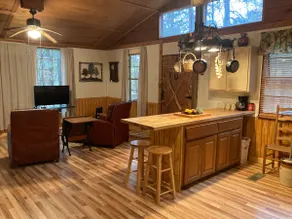 Little Piney Cabin at the Foothills of Petit Jean Mountain. Close to State Park - Image 5