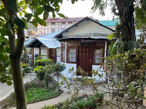 A Vintage Independent House - Image 2