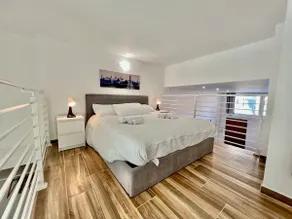 Elegant loft with mezzanine - Image 2
