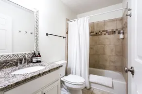 5 Min Drive to Dorm, W/D, Quiet, Kitchen, Wi-fi - Image 4