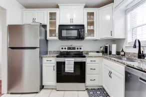 5 Min Drive to Dorm, W/D, Quiet, Kitchen, Wi-fi - Image 2