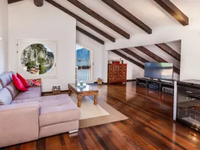 Lake view penthouse in a complex with swimming pool - Image 4