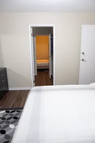 Unique style 4 bedroom house - Image 4