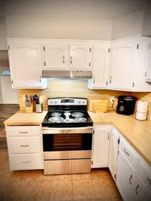 Spacious 4-bed home just 2 miles to ND - Image 4