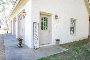 Carriage House - Image 5