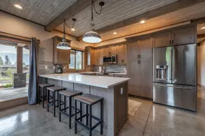 GNP Getaway• 2BR/2BA Condo • Hot Tub •Wooded Views - Image 3