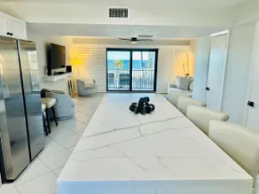 Sophisticated Oceanfront Luxury Condo - Image 3