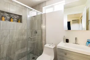 Boutique-Style 1BR | Private, Central,Parking,WiFi - Image 4