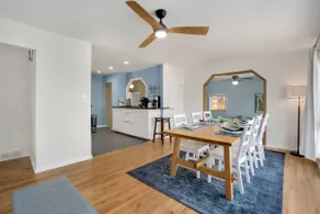 Bumble Bee House - Spacious & Comfy - Image 5