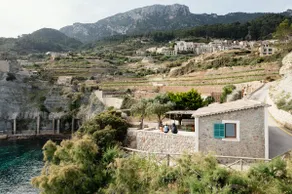 Seafront Home with Vineyard & Direct Beach Access - Image 3