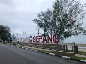 3BR Family Vacation at Sepang @ Near the Beach - Image 2