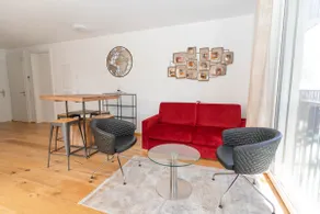 Luxurious apartment with big balcony near city center - Image 2