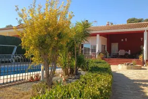 Villa with pool in Liria - Image 5