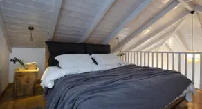 Maissonette with roof bedroom - Image 5