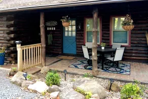 Slippery Rock Cabin - On Creek - 5 beds 2 baths - Image 4