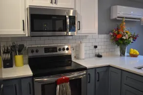 Recently remodeled Nauvoo home, 7 acres on the river - Image 3
