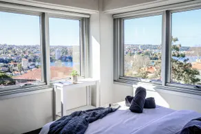 Retro, 5-Star Harbour View,Free Parking, SuperHost - Image 4