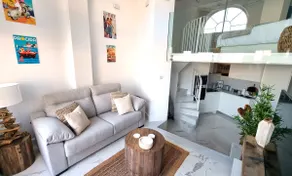 5* beachfront loft sleeps up to 4, family-ready - Image 4