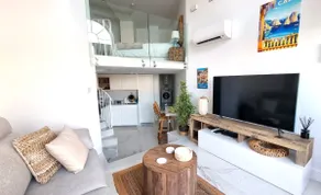 5* beachfront loft sleeps up to 4, family-ready - Image 2