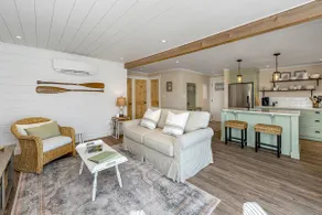 Apartment on the dock in Cowichan Bay - Image 5