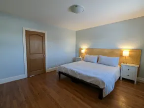 Sunny family home - Image 2