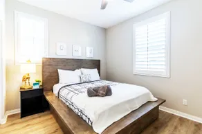 Suite w/ private entrance - Image 3