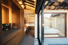 Uhui Yoohee/Premium Hanok Stay xThechae Thechae - Image 2