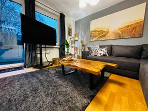 stylish and cozy-central- a great home! - Image 2
