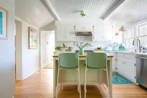 3 BR/Pool. Walk to Beach & Town! - Image 4