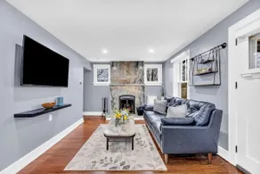 Comfy home with chef kitchen, office, washer/dryer - Image 5