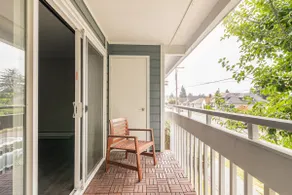Real Gem in Renton! Location, Convenience. - Image 4