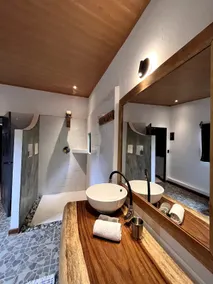 Spacious Modern two-storey house - Image 2