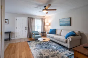 Comfortable & spacious-Walk to Fraternity Row! - Image 2
