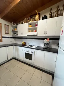 Country 3 bedroom home, games entertainment barn. - Image 3
