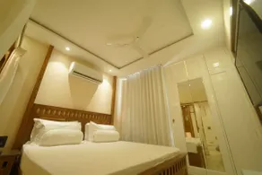 Antique Royal Suite - Image 2