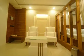 Antique Royal Suite - Image 4
