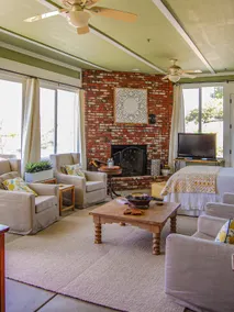 Beverlys Hilltop Retreat - Image 2