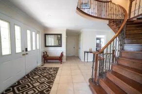 Family vacation home with Pool-Toronto - Image 2