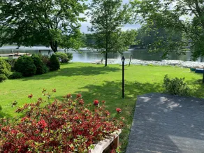 Beautiful 3 Bedroom Lakefront Home - Image 3