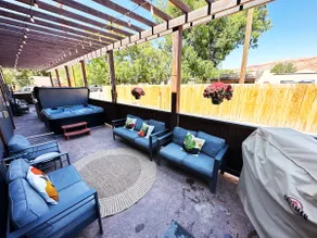 Luxury Downtown Condo (B) - Image 2