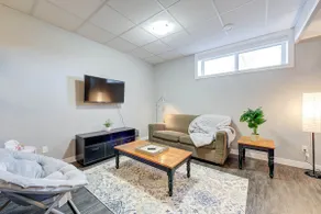 Arlo - Bright 2BR | Parking | Near Downtown & UofS - Image 4