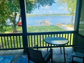 Lakefront home with boat ramp and game room - Image 3