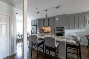 BC/BU - Beautifully Renovated Penthouse 3-BR/2-BA - Image 2