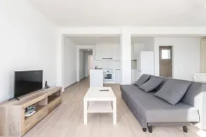 Large terrace with stunning sea views - Image 3