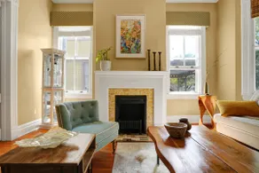 Lovely Historic 2 BD Riverwalk Apartment! - Image 2