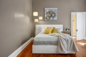 Lovely Historic 2 BD Riverwalk Apartment! - Image 4