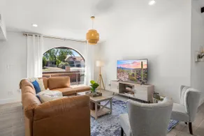 Private Paradise in Shea Heights, Phoenix - Image 4