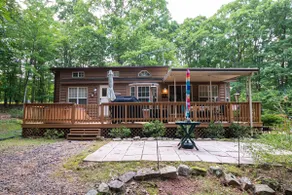 Seclusion-Escape to this Cozy Getaway in the Woods - Image 3