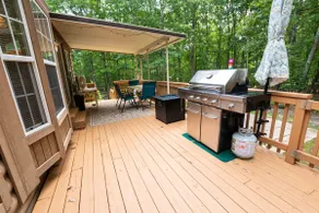Seclusion-Escape to this Cozy Getaway in the Woods - Image 5